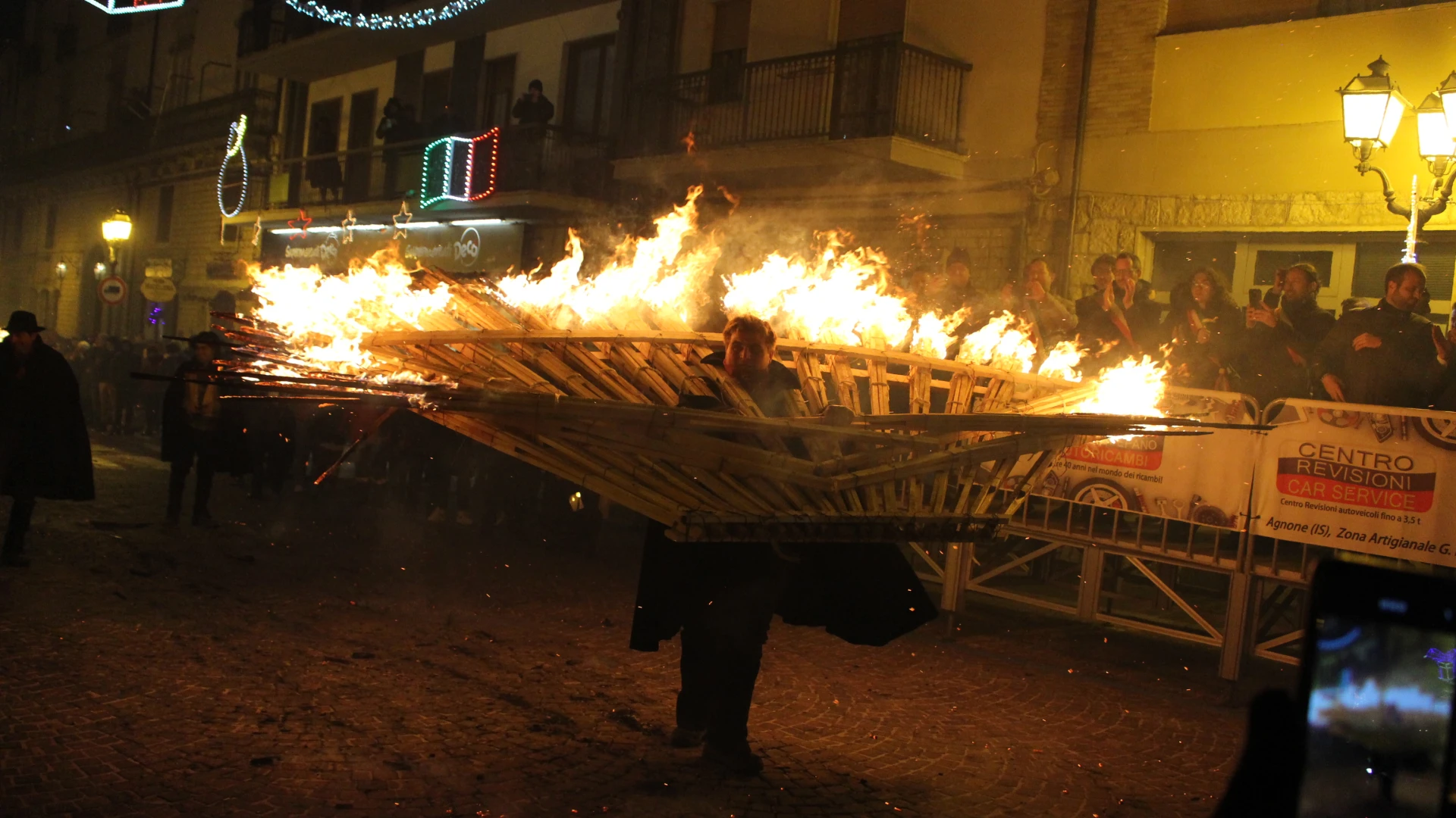 Agnone: torna il mese del fuoco. Svelate le date 2025 della “Ndocciata” e della festa dei Fuochi rituali. 6