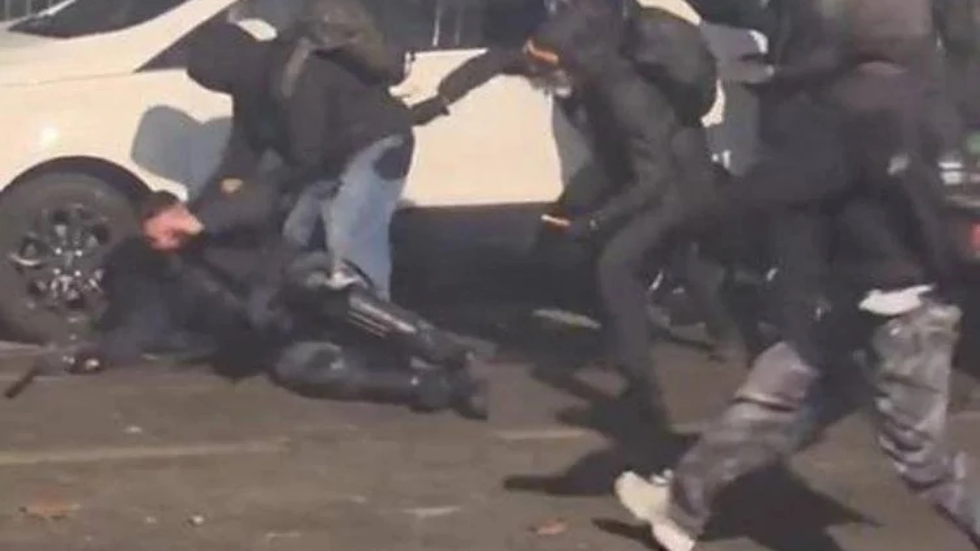 Aggressione Torino, sindaco di Gioia dei Marsi: "Istituzioni non si toccano"