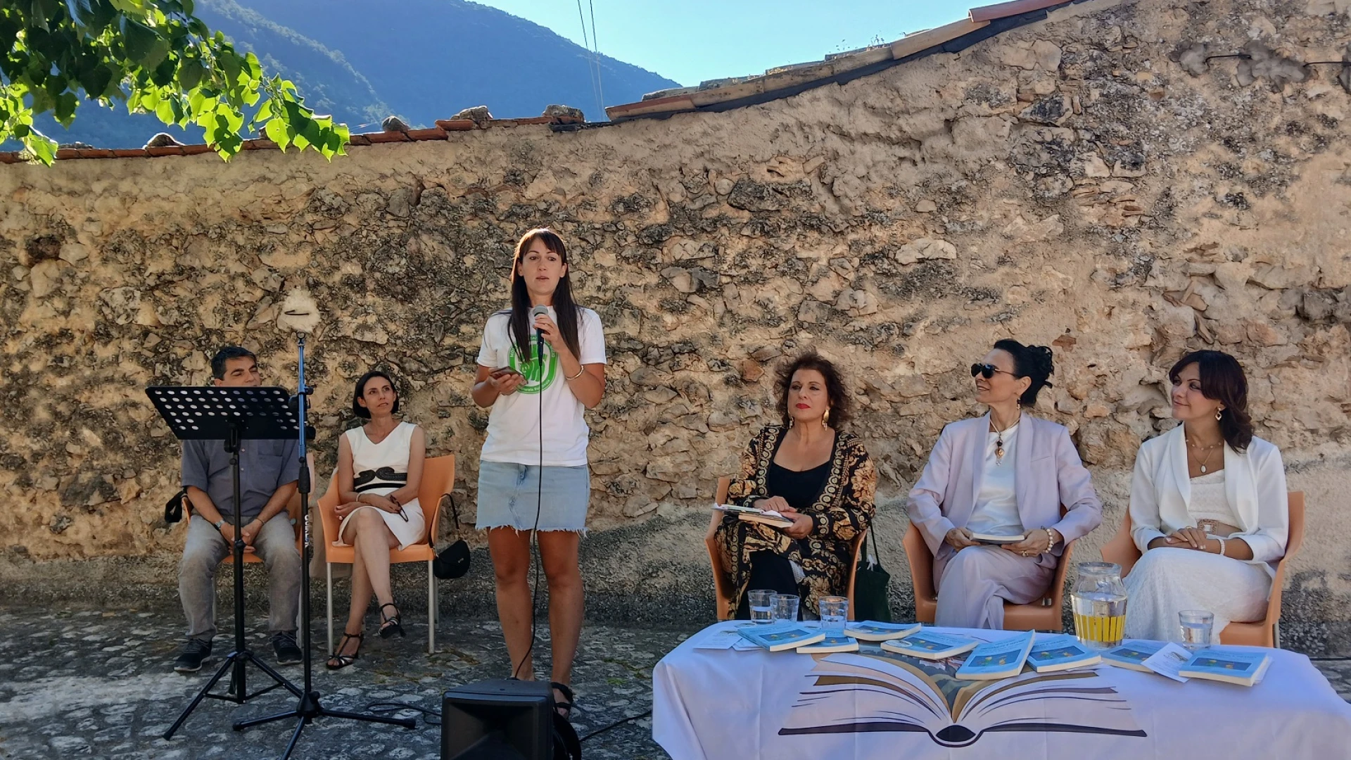 Infanzia, emozioni e psicoanalisi: Adelia Lucattini inaugura a Pettorano Sul Gizio “Leggo per legittima difesa”.