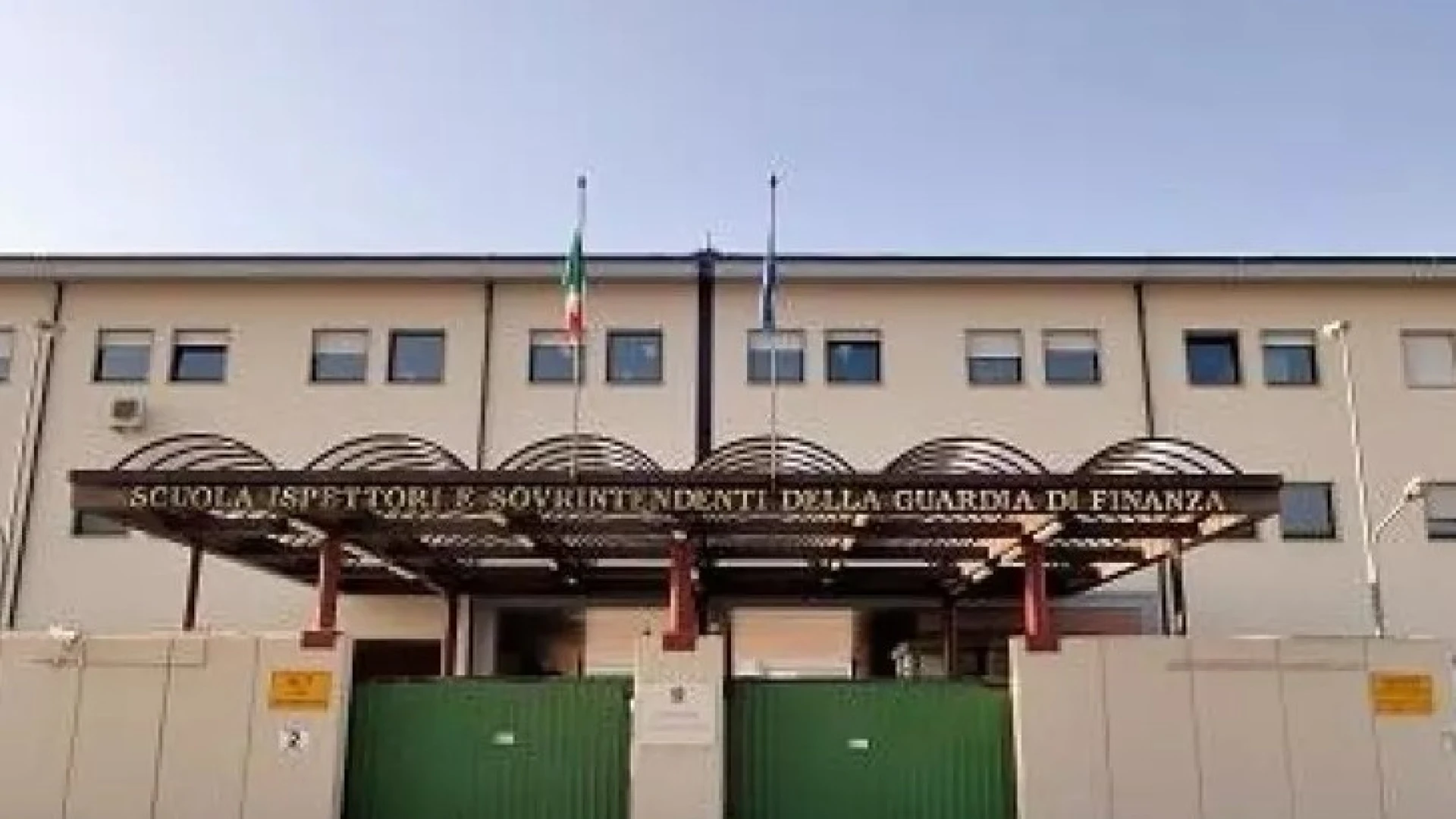 Scuola Gdf annulla festa di fine corso, lutto per morte allieva 22enne