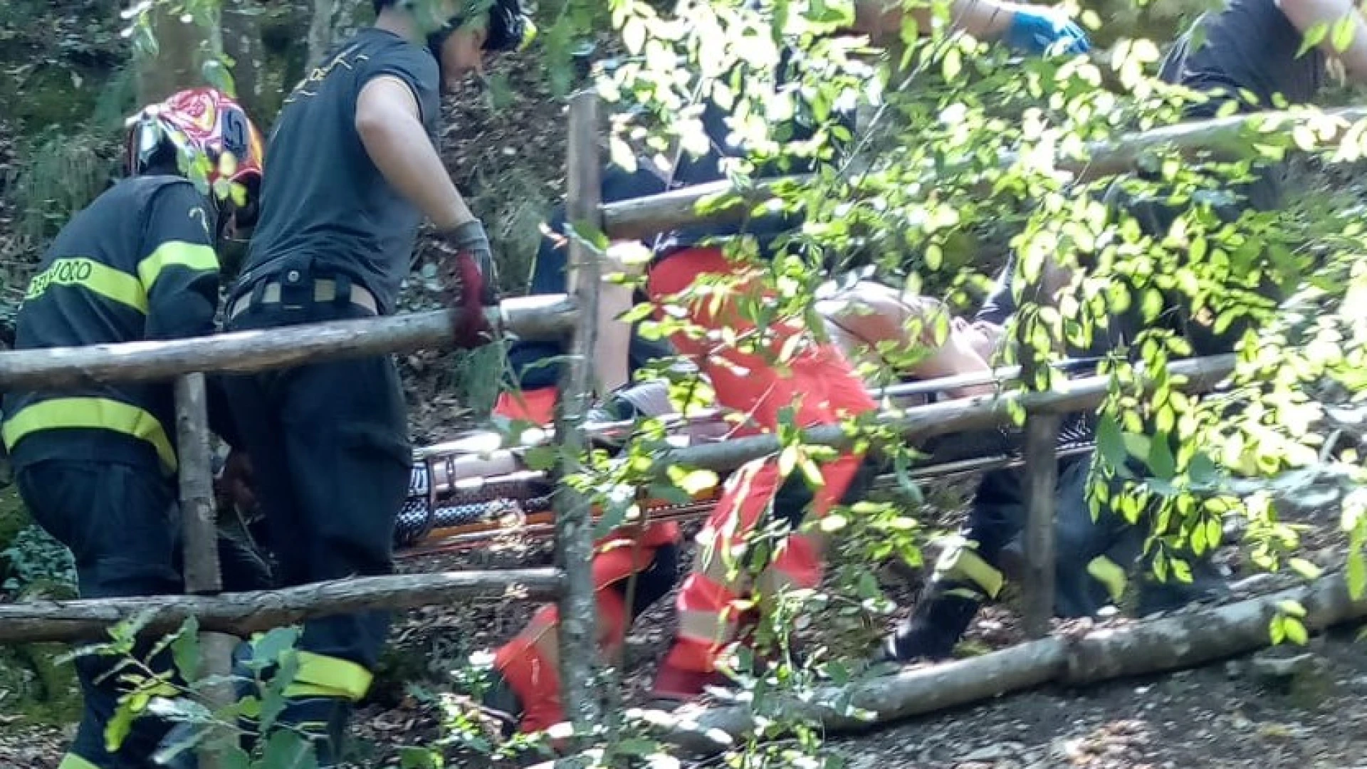 Carpinone: I Vigili del Fuoco soccorrono una persona caduta in un sentiero.