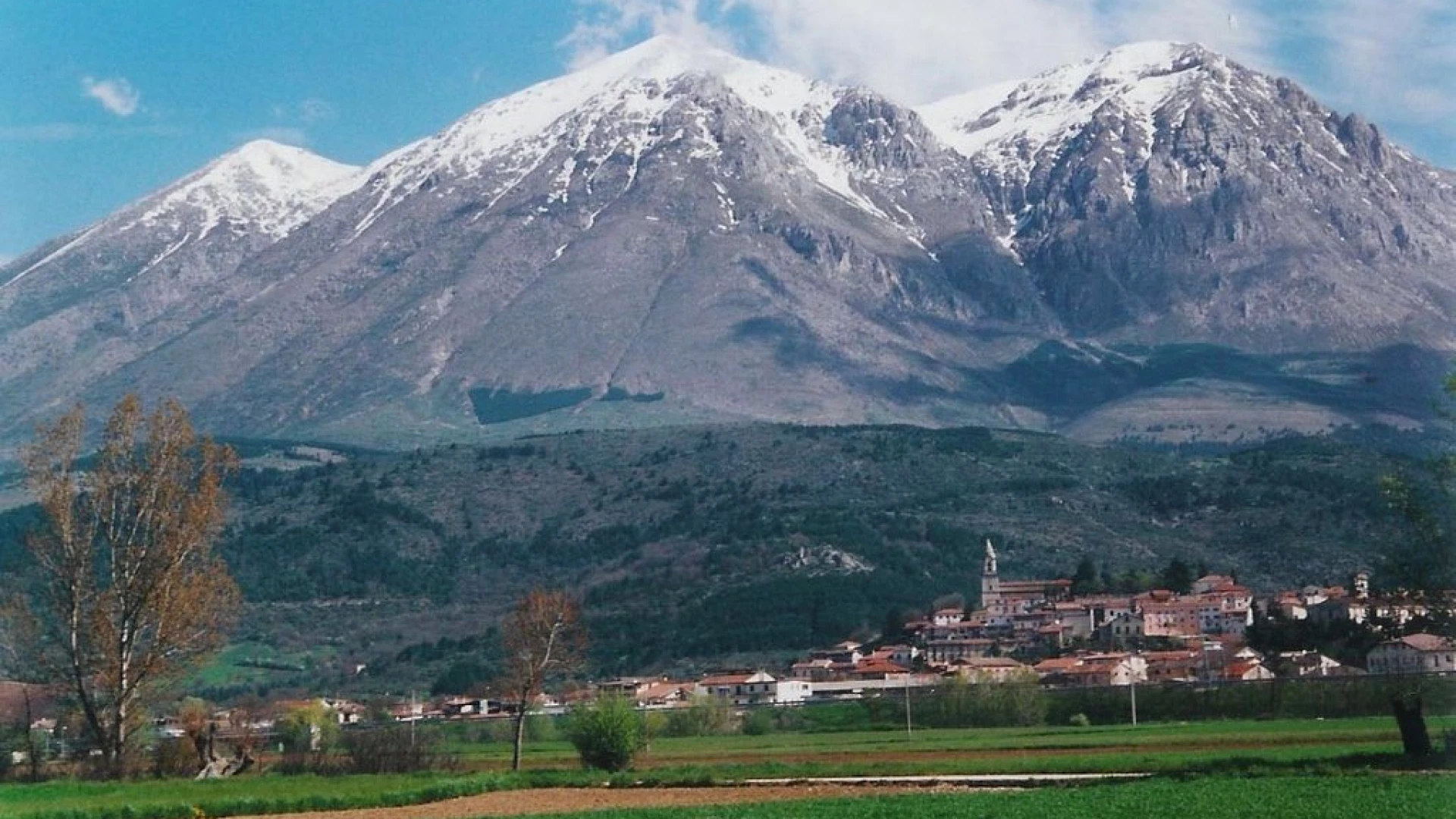 Sapori e benessere del Velino Sirente: all’Aquila conferenza stampa venerdì 2 ottobre all’emiciclo sullo stato di avanzamento del progetto di valorizzazione delle filiere del tartufo, del miele e del turismo esperenziale.
